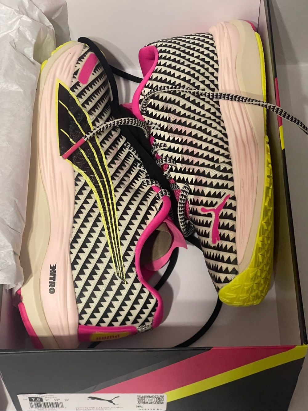 Puma x LEMLEM Velocity Nitro 2-Women’s 7.5-Ghost Pepper/Black/Pink Glimmer-NIB